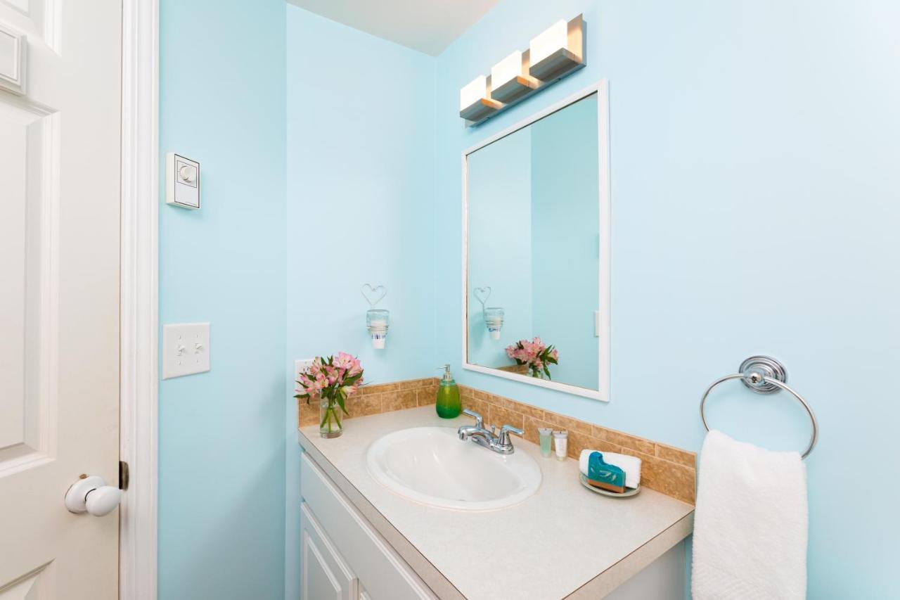 غراند هيفن Looking Glass Beachfront Inn المظهر الخارجي الصورة