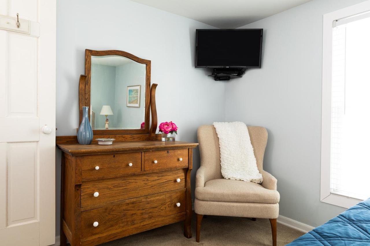 غراند هيفن Looking Glass Beachfront Inn المظهر الخارجي الصورة
