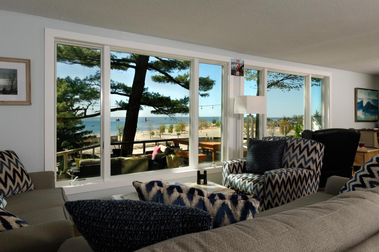 غراند هيفن Looking Glass Beachfront Inn المظهر الخارجي الصورة
